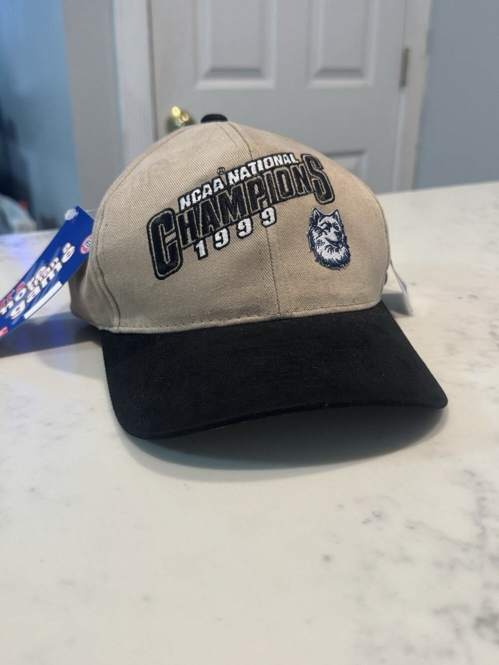 NWT VTG 1999 University of Connecticut NCAA National Champions Starter Hat UCONN